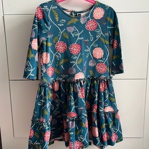 Tea Collection. Size 6.